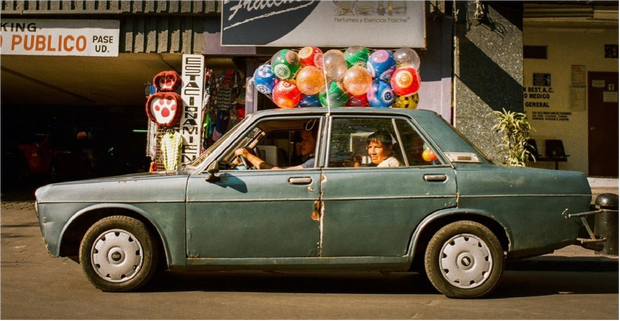 CAR WITH BALLOONS